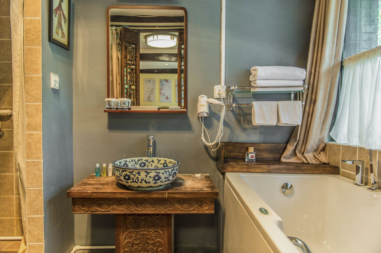 Bathroom 3, Hill Lily Courtyard, Beijing