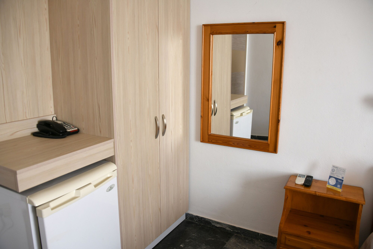Bathroom 5, Klinakis Beach Hotel, Crete