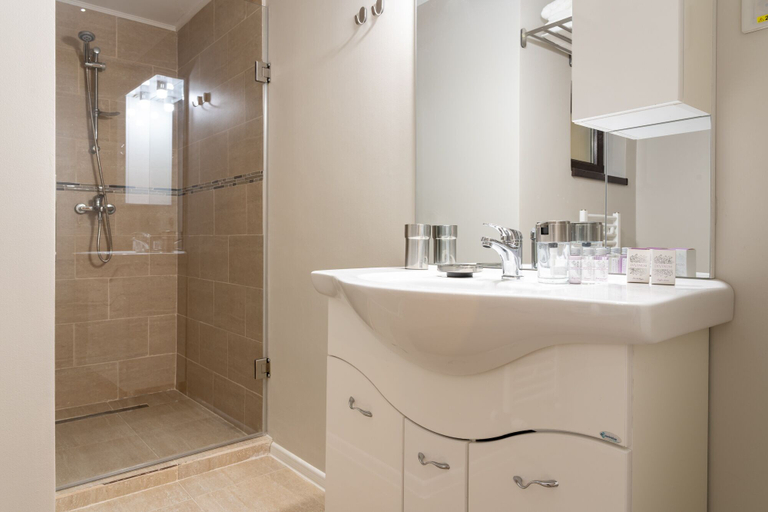 Bathroom 4, Casa 86, Municipiul Bucuresti