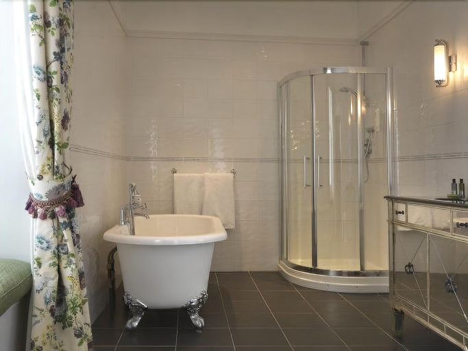 Bathroom 4, Waterton Park Hotel, Wakefield