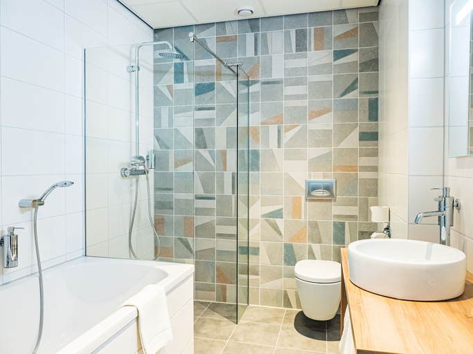 Bathroom 4, Fletcher Hotel-Restaurant Scheveningen, The Hague