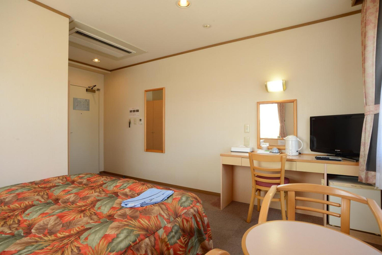 Bedroom 3, Iki Marina Hotel, Iki