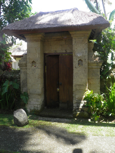 Exterior & Views 7