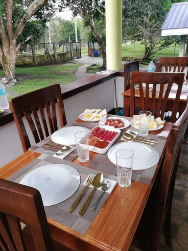 Food & Drinks 5, Balai Mariacaria Pension House, Guindulman