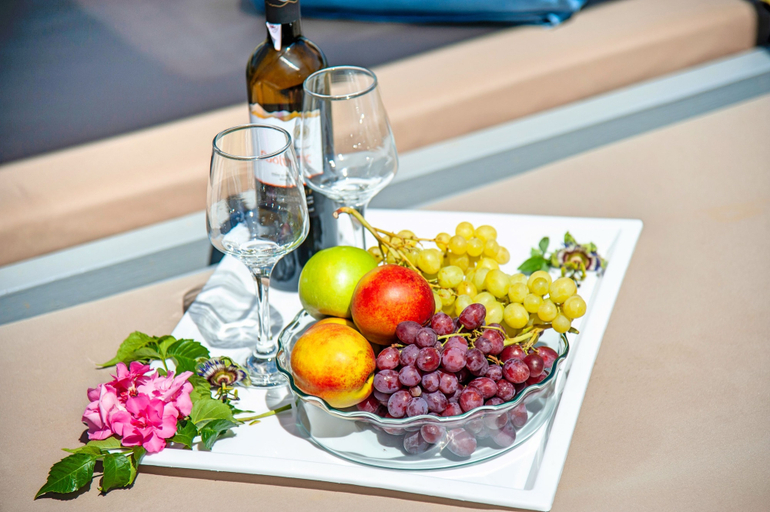 Food & Drinks 5, Island Suites, Crete