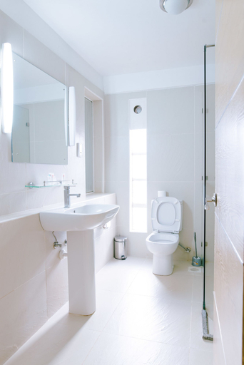 Bathroom 4, West Wood Hotel, Westlands