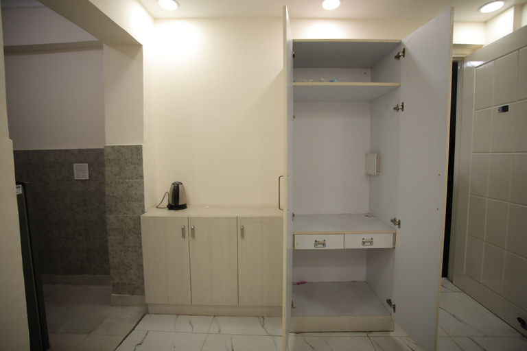 Bathroom, The Yuvraj Residency, Gurgaon