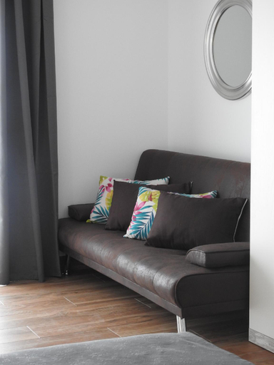 Others 5, Sandra Rooms, Alicante