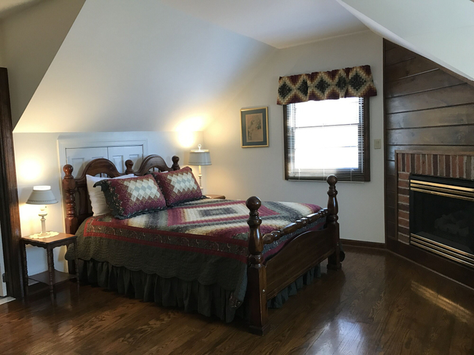 Bedroom 2, Baladerry Inn, Adams