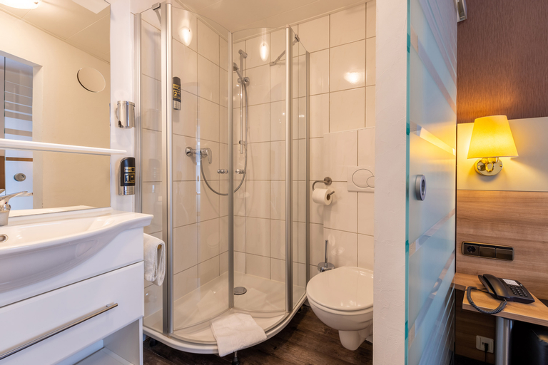Bathroom 4