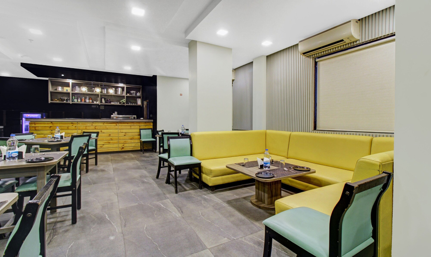 Food & Drinks 5, Treebo Premium Brijinn, Nagpur