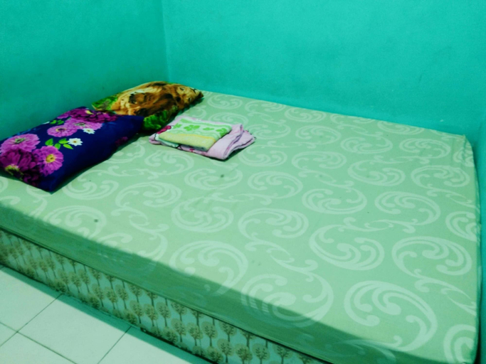 Bedroom 1, EXPRESS O 91281 Guest House Indah Jaya, Tarakan