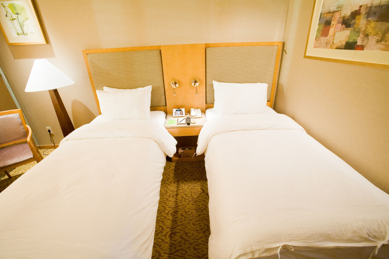 Bedroom 2, Grand Hotel, Buk