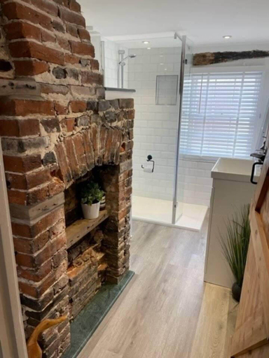 Others 5, 2 Bed Grade 2 - Dates Back to 1500's, Essex