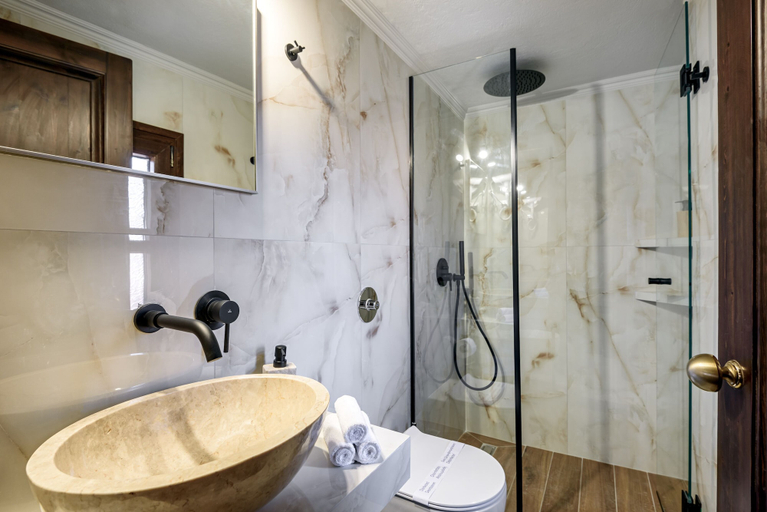 Bathroom 4, Porto Del Colombo, Crete