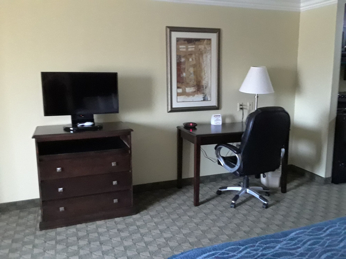 Bedroom 3, Scottish Inns, Hood