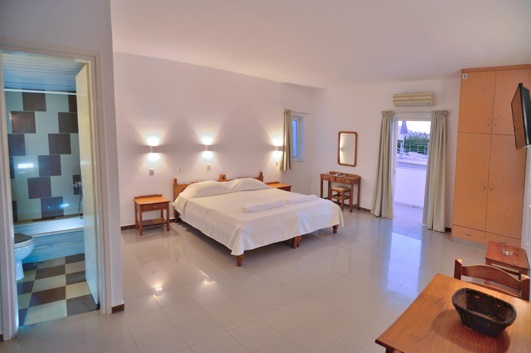 Bedroom, Reina Apartments, Crete