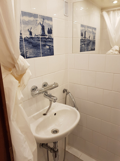 Bathroom, Zeilschip Liberté, Weesp