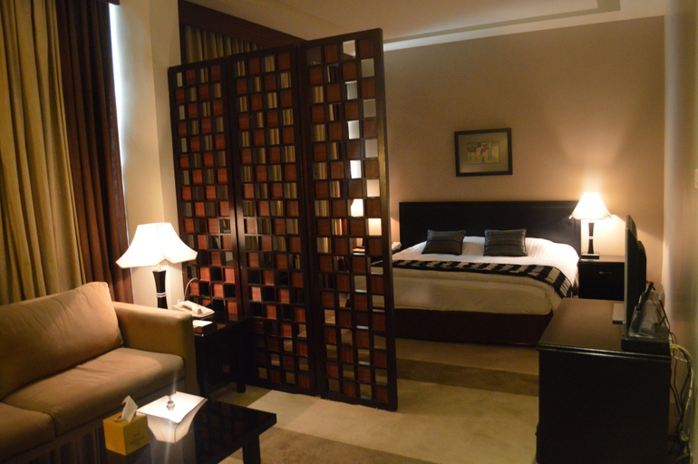 Bedroom 3, Century Park Hotel, Wadi Essier