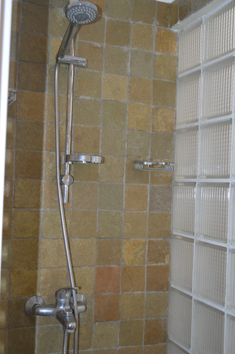 Bathroom 4, Kenville
