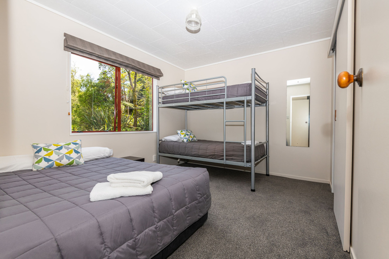 Bedroom 3, Rotorua Blue Lake Top 10 Holiday Park, Rotorua
