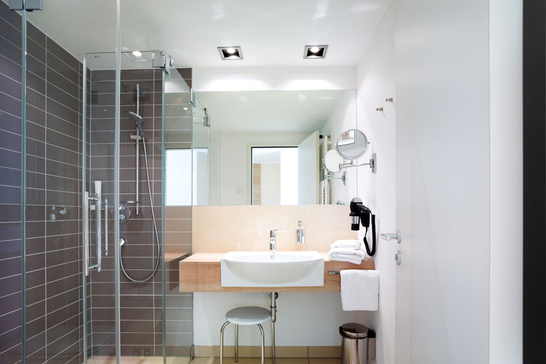 Bathroom 4, Strandhotel Senftenberger See, Oberspreewald-Lausitz