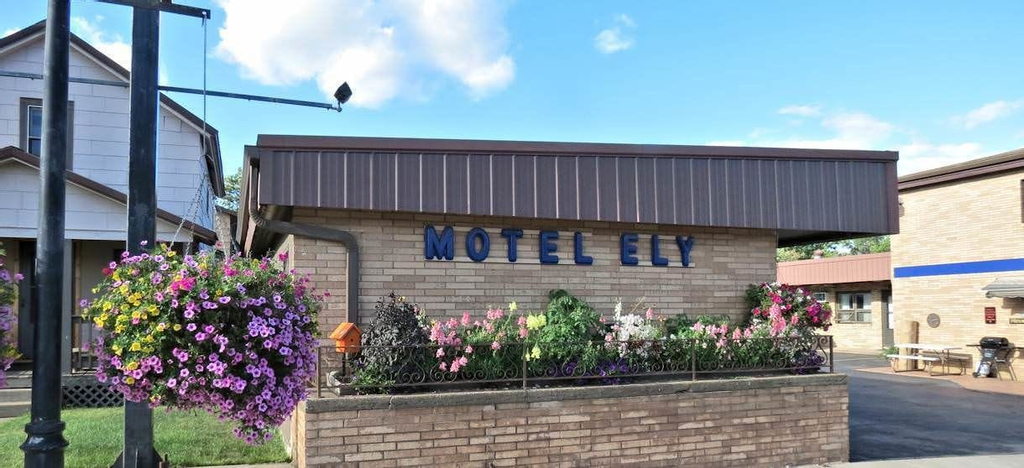 Motel Ely, Saint Louis