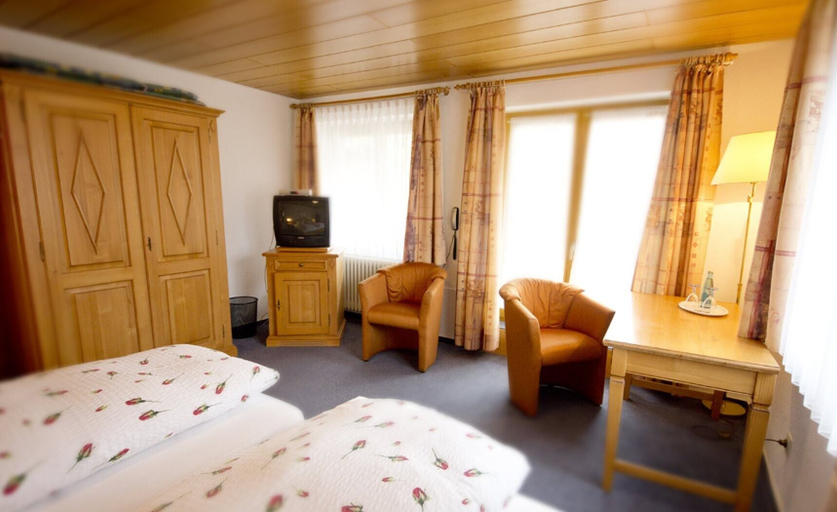 Bedroom 3, Gasthof Hirschen-Dorfmühle, Emmendingen