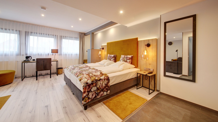 Bedroom 3, Hotel Spahr, Stuttgart