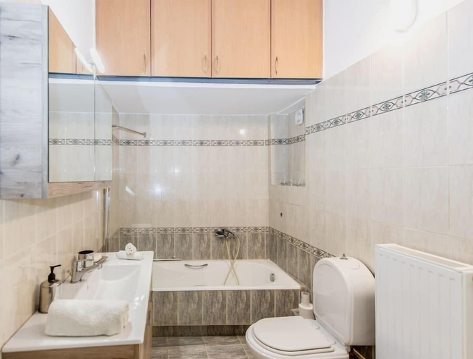 Bathroom 3, Thano's Stylish Flat, Just 150m To The Beach, Peloponnese