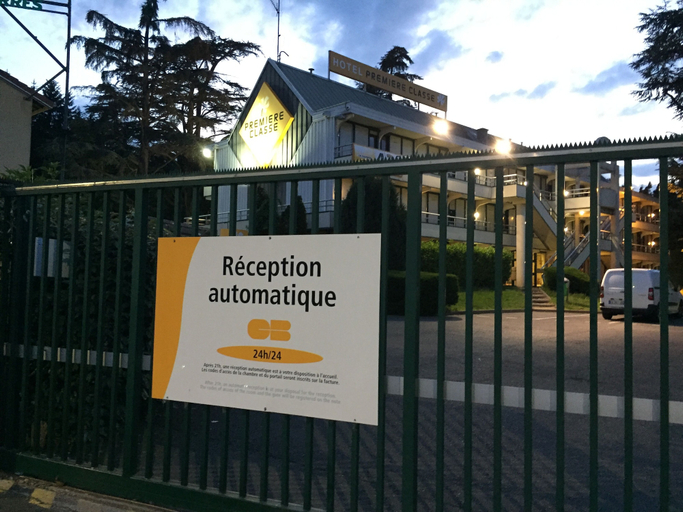Exterior & Views 2, Premiere Classe Saint Etienne Nord - Villars, Loire