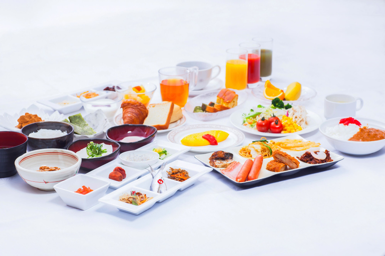 Food & Drinks 15