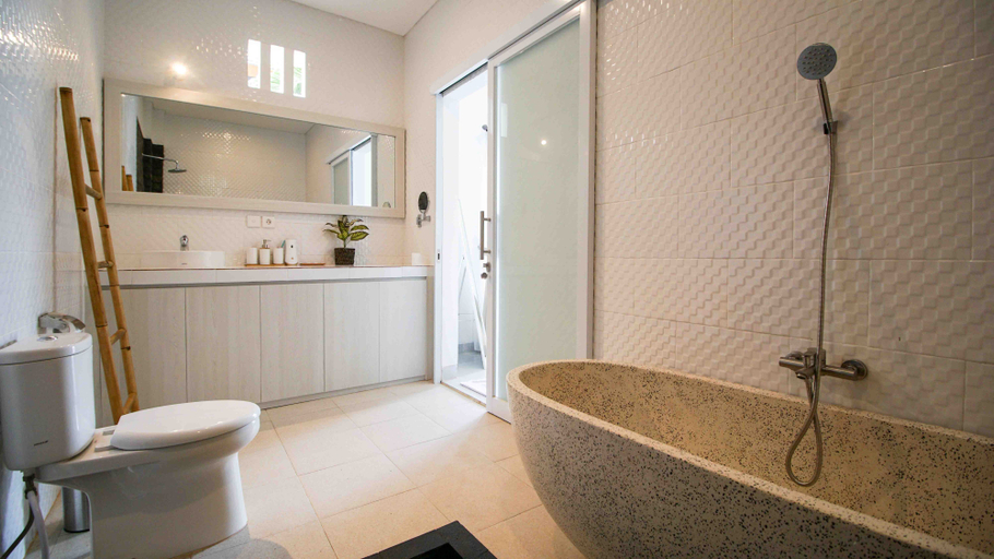 Bathroom 4, Villa Akmali Seminyak Drupadi 2 Bedrooms, Badung