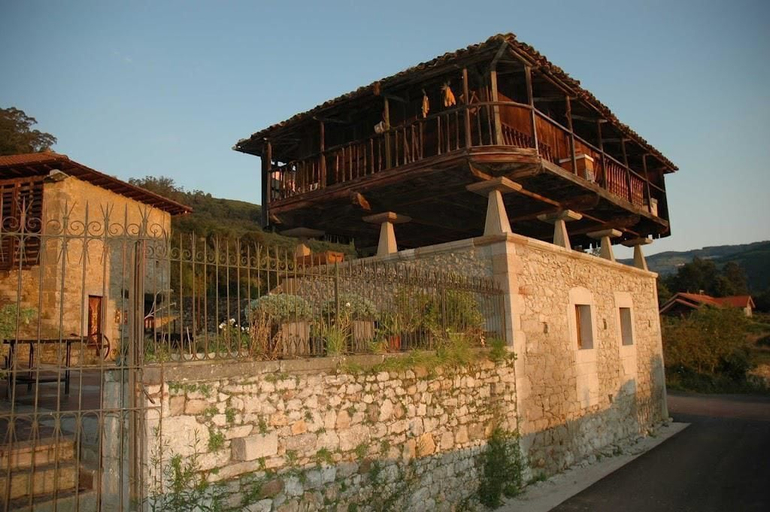 Exterior & Views 2, Agroturismo La Casona de Belmonte, Asturias
