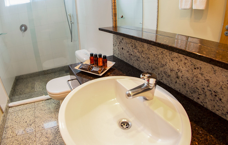 Bathroom 3, Kayrós Business Hotel, Jaraguá do Sul