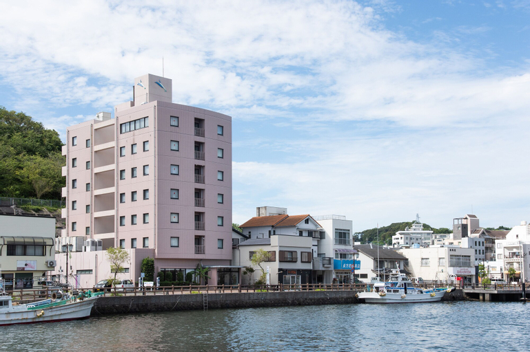 Iki Marina Hotel, Iki