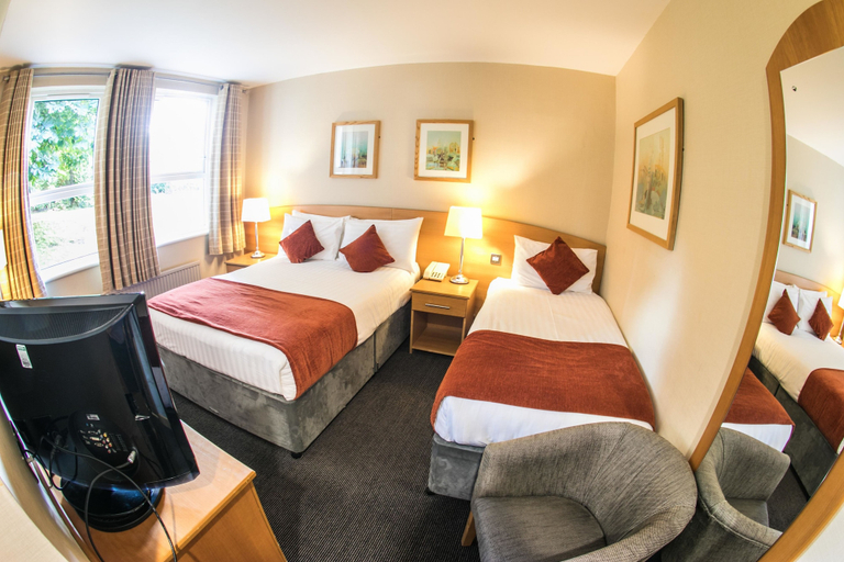 Bedroom 3, Rosspark Hotel, Mid and East Antrim