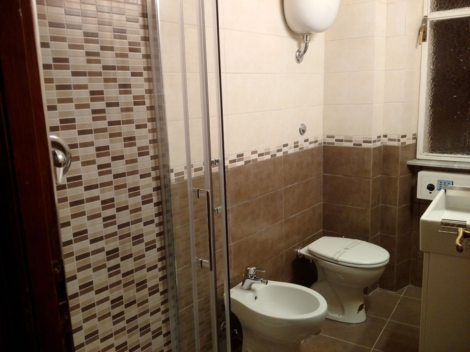 Bathroom 3, Flatinrome Trastevere, Roma