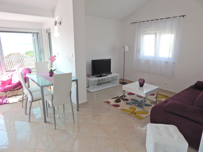 Others 5, Apartments Linda, Okrug