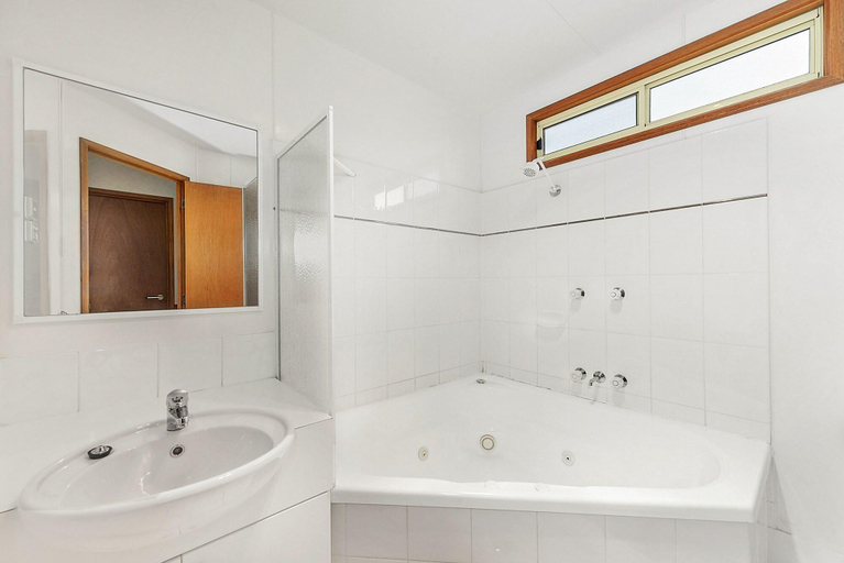 Bathroom 3, APOLLO BAY HOLIDAY PARK, Colac-Otway - South