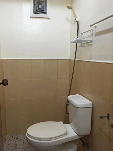 Bathroom 5, Wendy's Apartelle, Malay