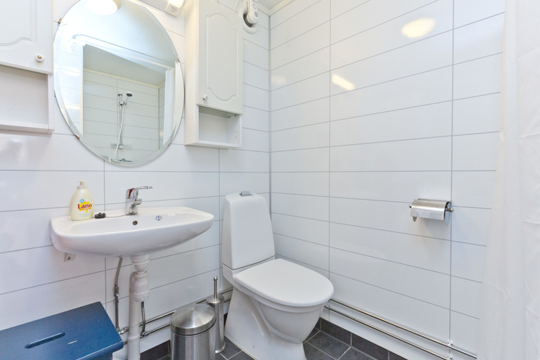 Bathroom 4, Finsnes Gaard, Lenvik