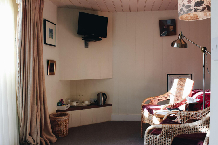 Bedroom 2, Llys Meddyg, Pembrokeshire