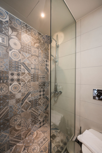 Bathroom 4, Irini Stalos Apartments, Crete