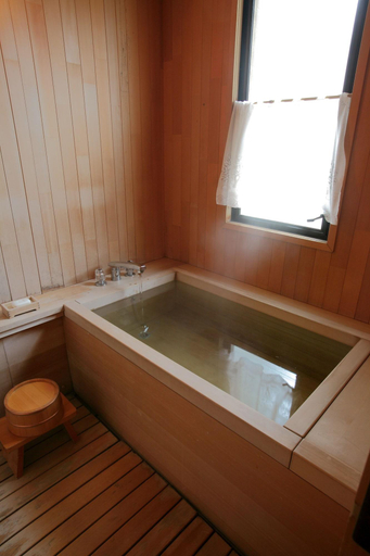Bathroom 4, Ryokan Yoyokaku, Karatsu
