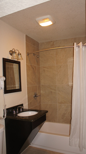 Bathroom 3, Apple Valley Hotel & Lodge, San Bernardino