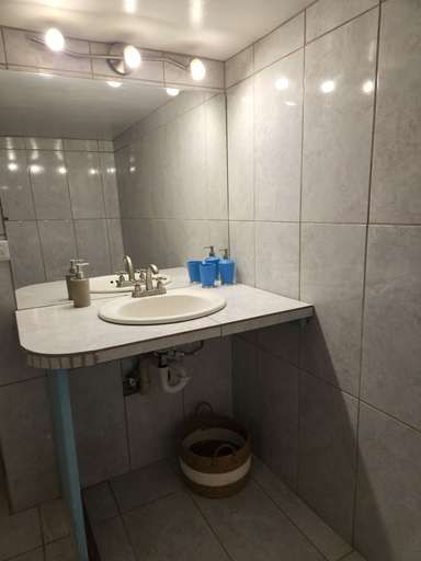 Bathroom 5, Hotel La Palapa, Santa Cruz