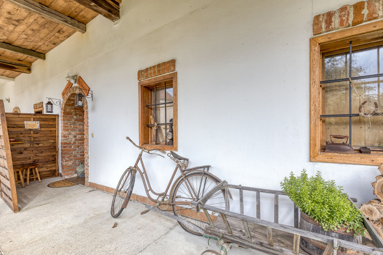 Others 5, Family Friendly France's Lair, Ljutomer
