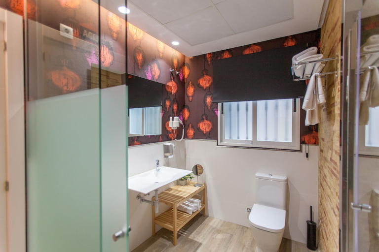 Bathroom 4, Host & Home, Valencia