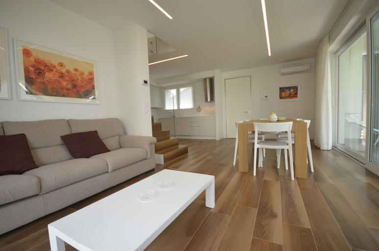 Living room 2, Ville Summer, Udine